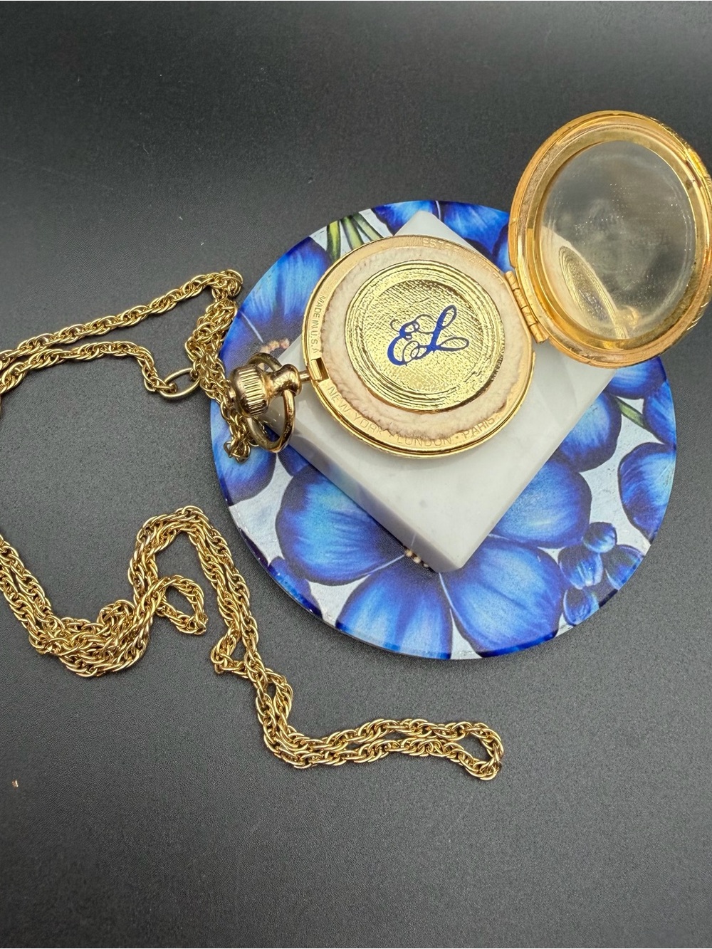 Estée Lauder Pocketwatch style powder press compact necklace #411 vintage